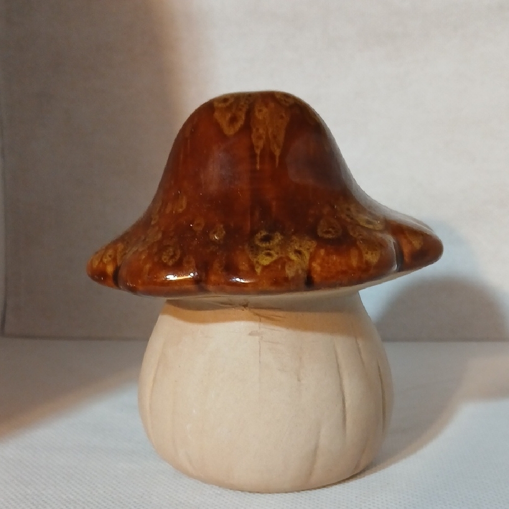 Ceramic Mushroom Figurines - Picture 6 of 7